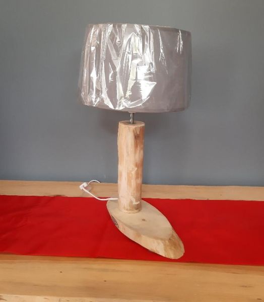 Lampe en thuya